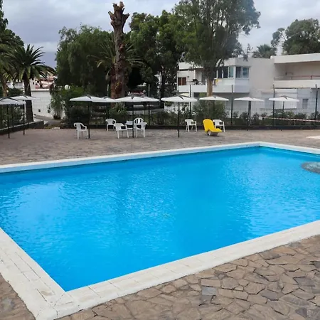 Relaxing Escape, Cozy Terrace Bravo's House * Коста-дель-Силенцио