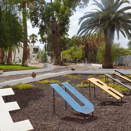 Relaxing Escape, Cozy Terrace Bravo's House *