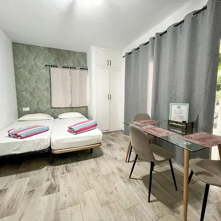 Relaxing Escape, Cozy Terrace Bravo's House Апартаменты *