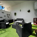 Διαμέρισμα Relaxing Escape, Cozy Terrace Bravo's House *