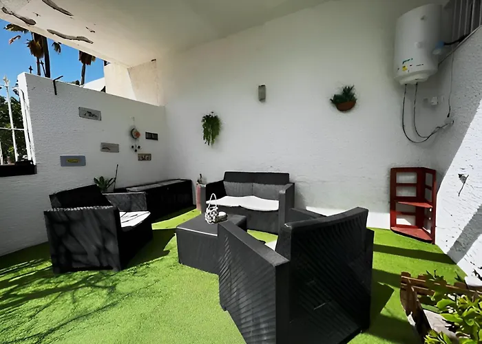 Apartment Relaxing Escape, Cozy Terrace Bravo's House *