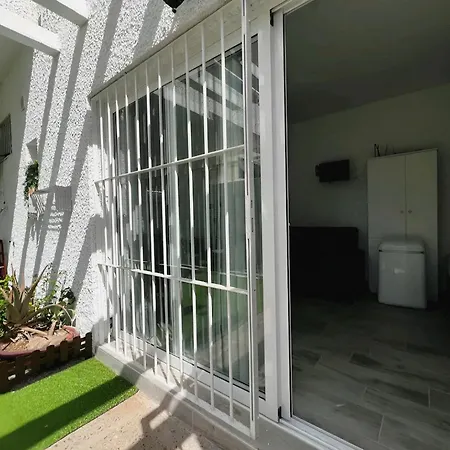 Relaxing Escape, Cozy Terrace Bravo's House * 德尔锡伦西奥海岸