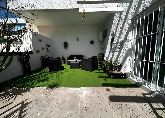 Relaxing Escape, Cozy Terrace Bravo's House